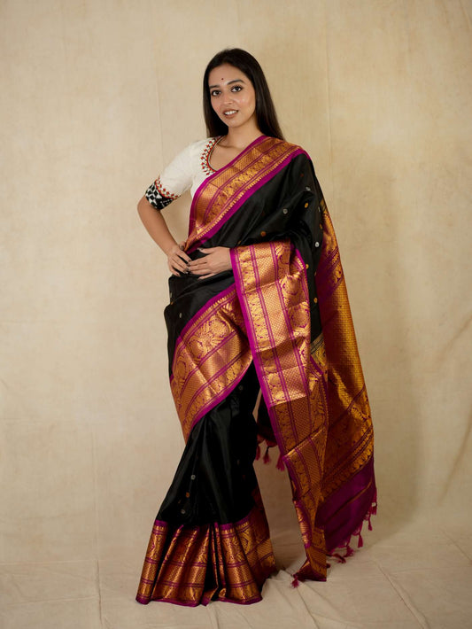 HANDWOVEN BLACK COLOUR GADWAL SILK SAREE WITH 84 CM BLOUSE PIECE