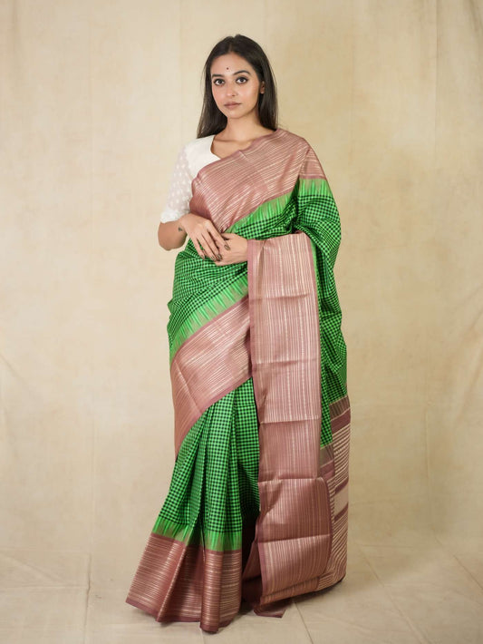 HANDWOVEN GREEN AND BLACK COLOUR KANJEEVARAM SILK SAREE WITH 72 CM BLOUSE PIECE
