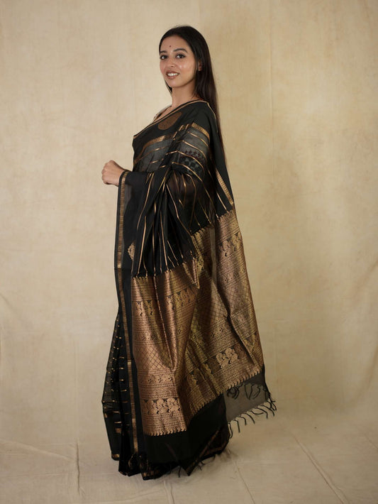 HANDWOVEN BLACK COLOR KANCHIPURAM SILK BY COTTON SAREE WITH 78 CM BLOUSE PIECE