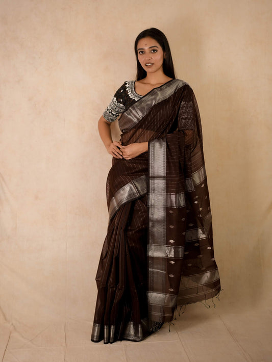 HANDWOVEN COCO BROWN COLOUR MAHESWARI SILK-COTTON SAREE WITH 73 CM BLOUSE PIECE
