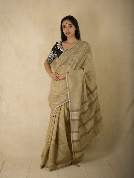 HANDWOVEN BEIGE COLOUR MAHESWARI SILK-COTTON SAREE WITH 64 CM BLOUSE PIECE
