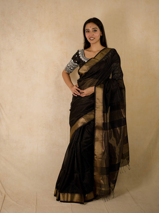 HANDWOVEN BLACK COLOUR MAHESWARI SILK-COTTON SAREE WITH 83 CM BLOUSE PIECE