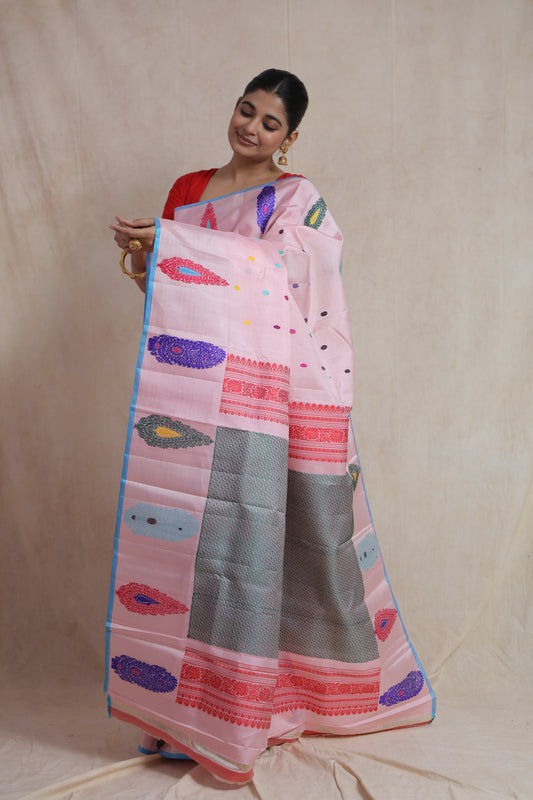 Full view of pastel pink Gadwal silk saree with traditional weave