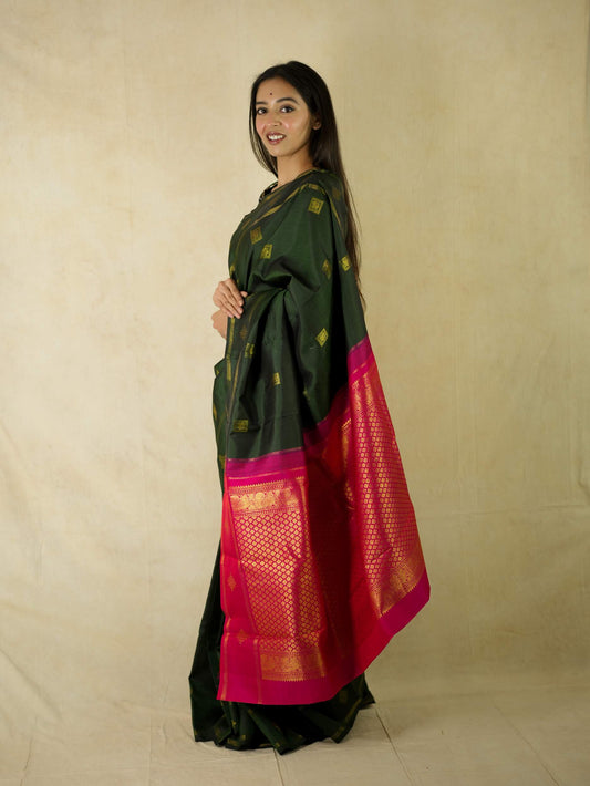 HANDWOVEN GREEN COLOUR KANJEEVARAM SAREE WITH 70 CM BLOUSE PIECE