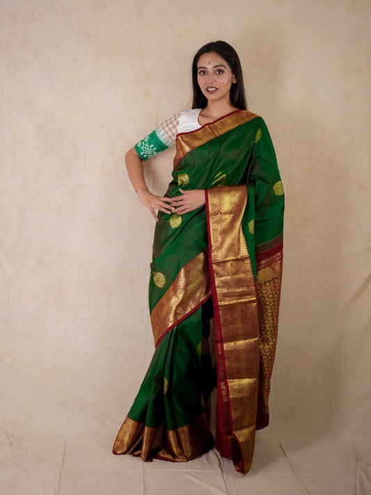 HANDWOVEN GREEN COLOUR KANJEEVARAM SILK SAREE WITH 88 CM BLOUSE PIECE