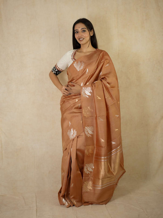 HANDWOVEN PEACH COLOUR DUPION TUSSAR BENARASI SAREE WITH 96 CM BLOUSE PICES