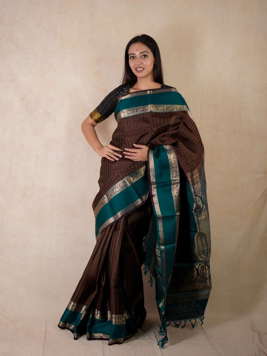 HANDWOVEN PLUM COLOUR KANJEEVARAM SILK SAREE WITH 80 CM BLOUSE PIECE
