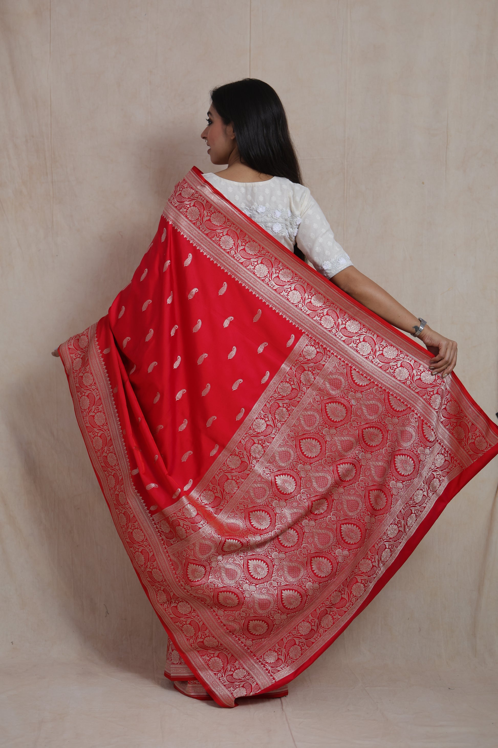 Back view of Banarasi art silk saree displaying traditional woven pallu and border