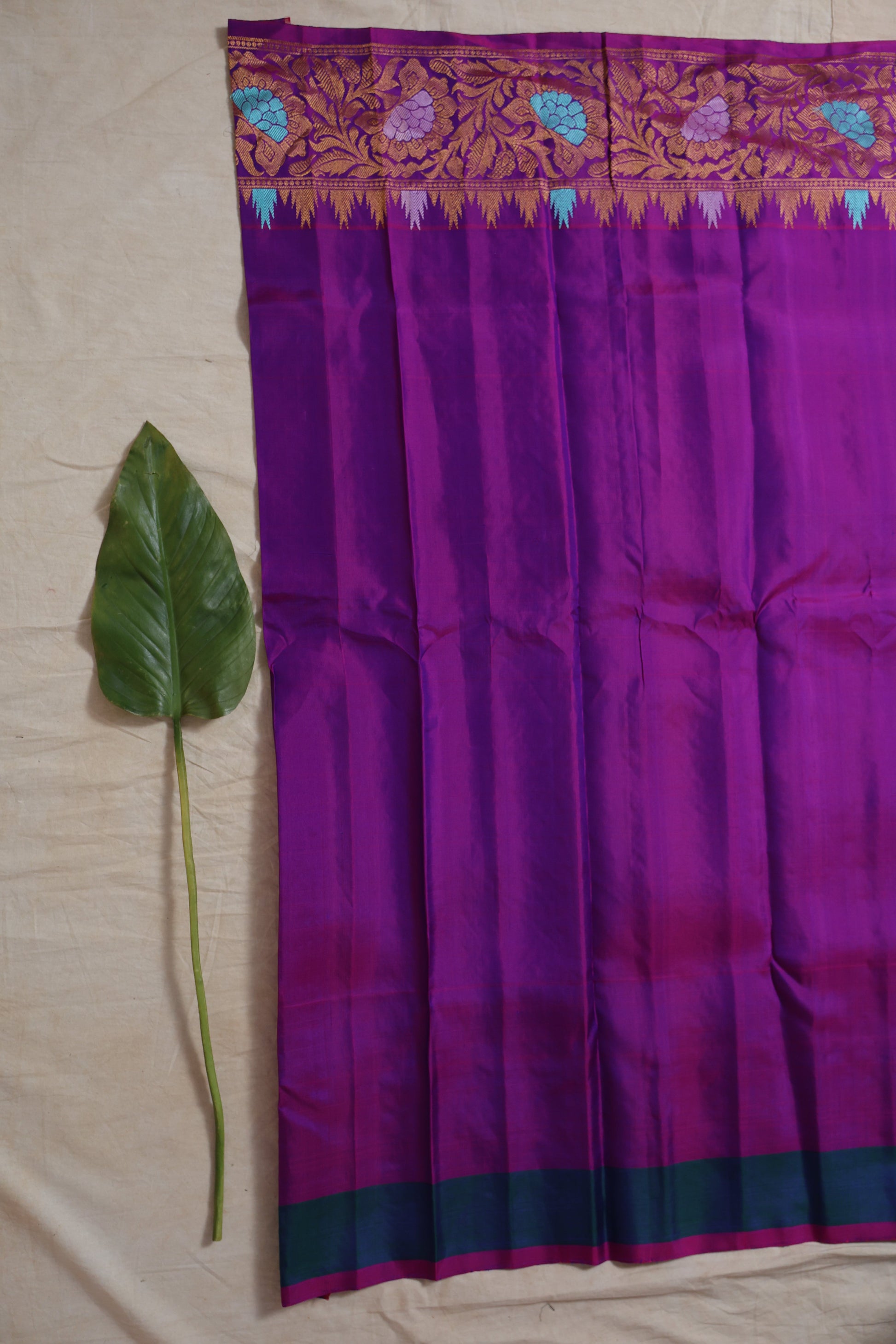 Blouse piece and border detail of the Royal Navy Blue Gadwal Silk Saree