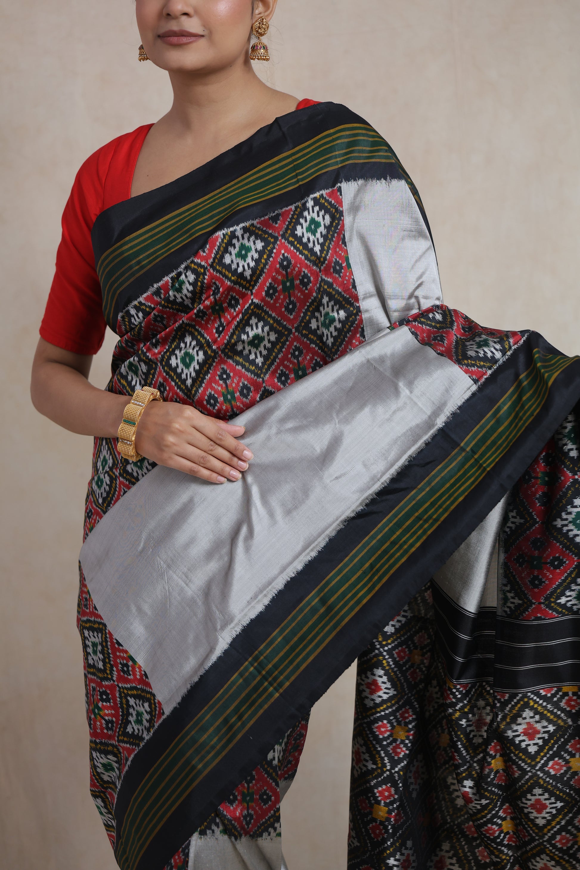 Detailed view of silver pallu and black border on traditional Panchampali handloom silk saree