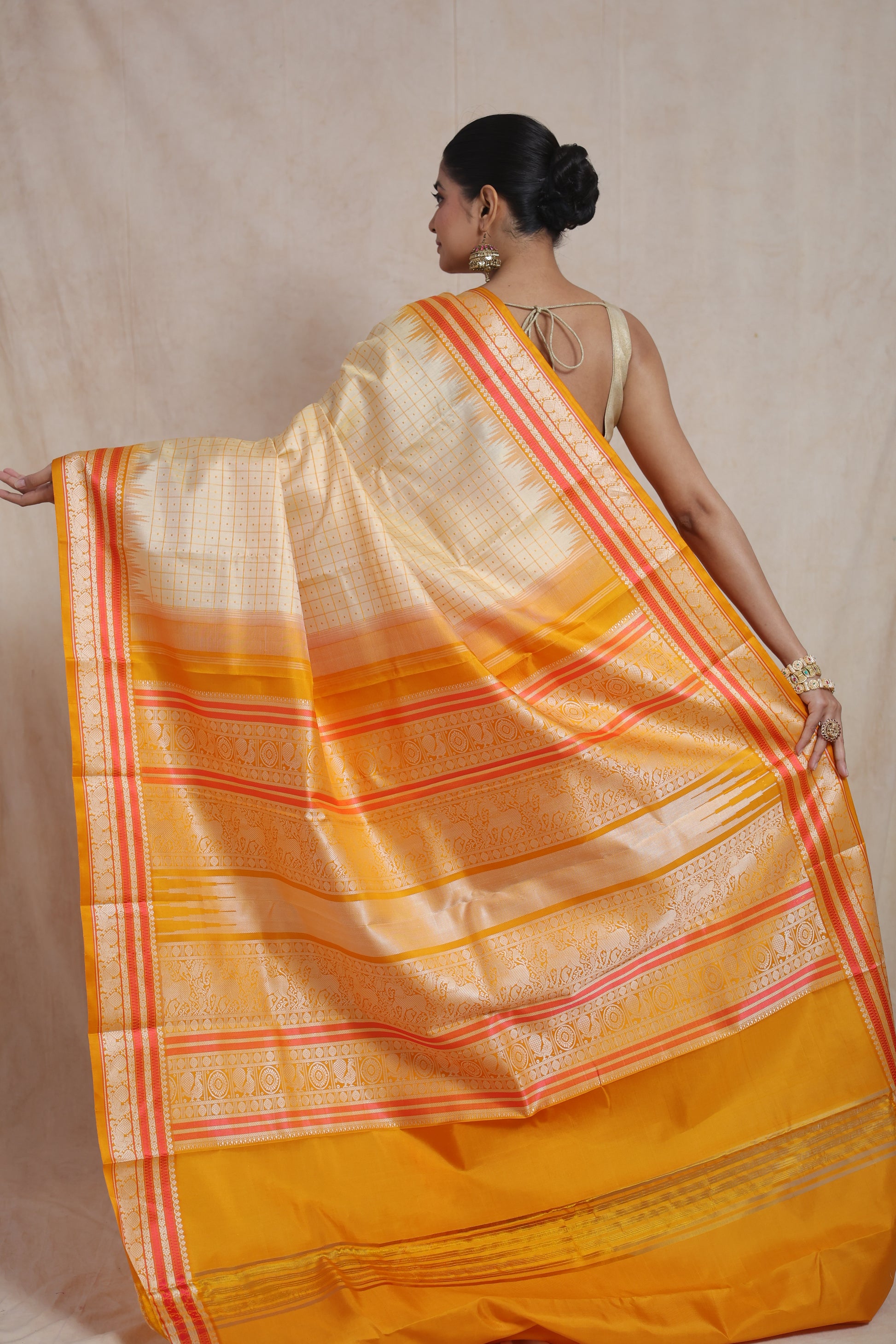 kanchipuram-silk-saree-zari-motif-jpg