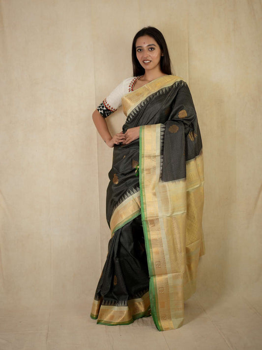 HANDWOVEN BLACK COLOUR GADWAL SILK SAREE WITH 88 CM BLOUSE PIECE