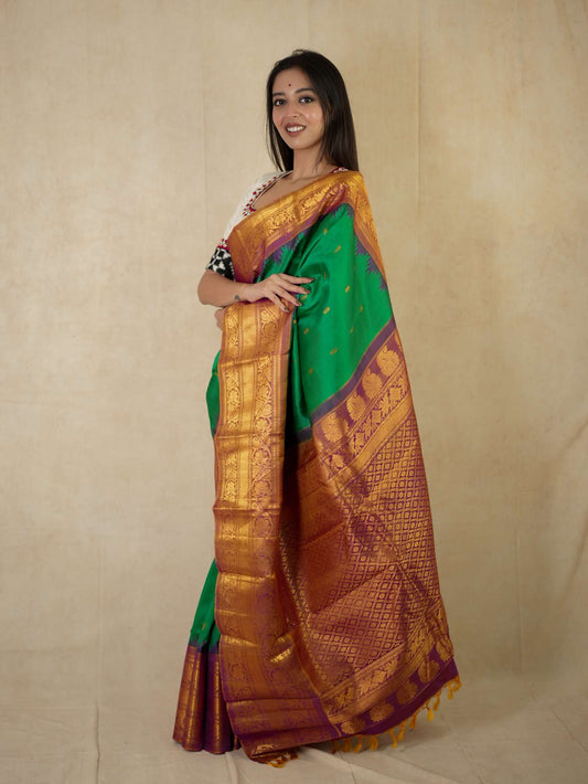 HANDWOVEN GREEN COLOUR GADWAL SILK SAREE WITH 75 CM BLOUSE PIECE