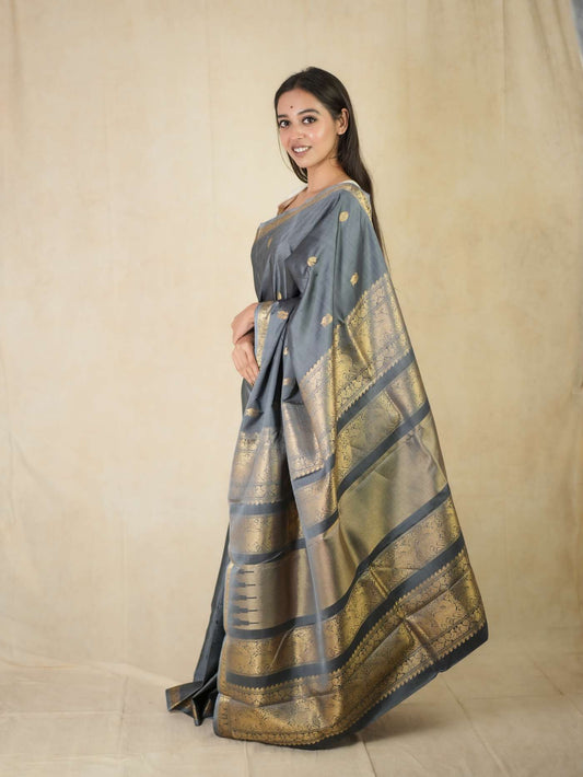 HANDWOVEN GREY COLOUR KANJEEVARAM SILK SAREE WITH 78 CM BLOUSE PIECE