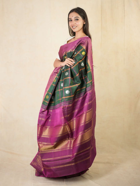 HANDWOVEN GREEN COLOUR KANJEEVARAM SILK SAREE WITH 68 CM BLOUSE PIECE