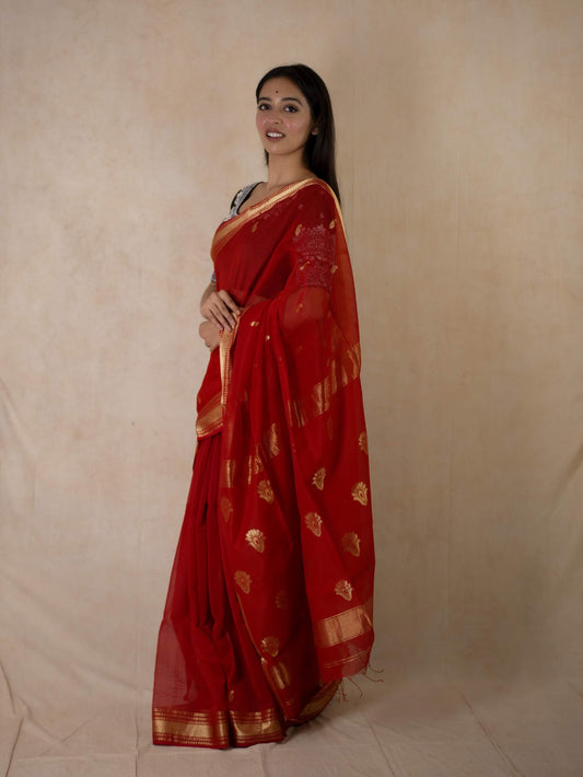 HANDWOVEN RED COLOUR MAHESWARI SILK-COTTON SAREE WITH 76 CM BLOUSE PIECE