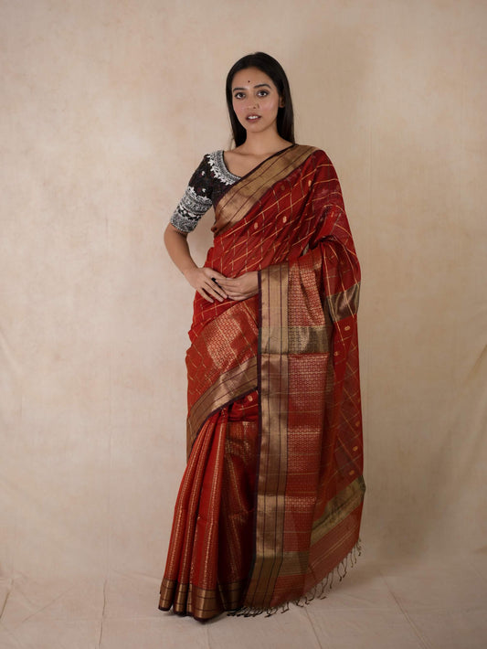 HANDWOVEN RED COLOUR MAHESWARI SILK-COTTON SAREE WITH 72 CM BLOUSE PIECE