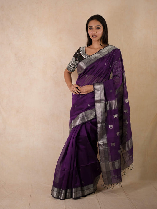 HANDWOVEN VIOLET COLOUR MAHESWARI SILK-COTTON SAREE WITH 77 CM BLOUSE PIECE