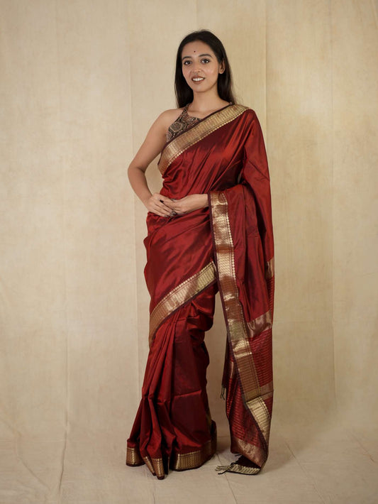 HANDWOVEN REDDISH MAROON COLOUR MAHESWARI SILK SAREE WITH 81 CM BLOUSE PIECE