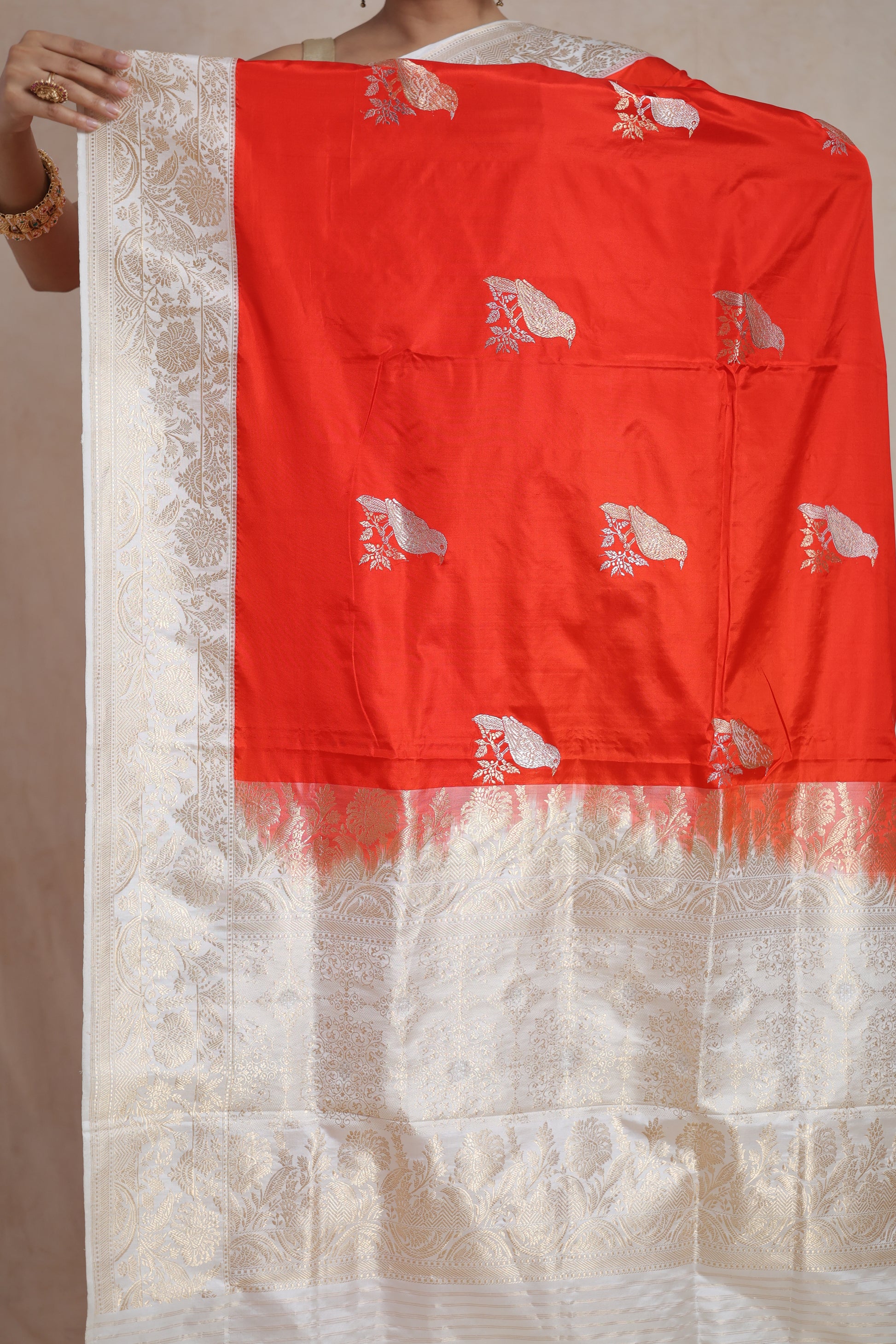 Matching blouse piece with subtle zari detailing for Banarsee silk saree