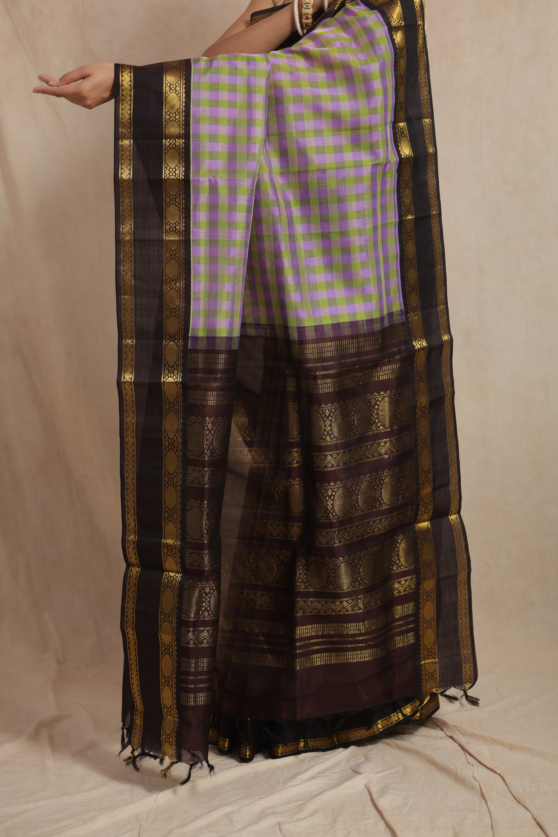 Traditional woven pallu display of lavender olive Kanchipuram Sico saree