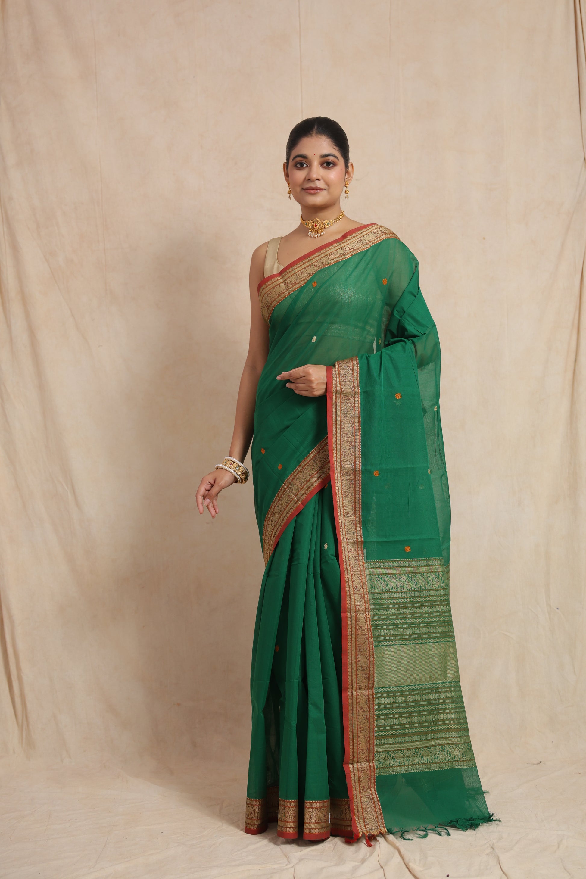 Full view of emerald green Kanchipuram cotton saree