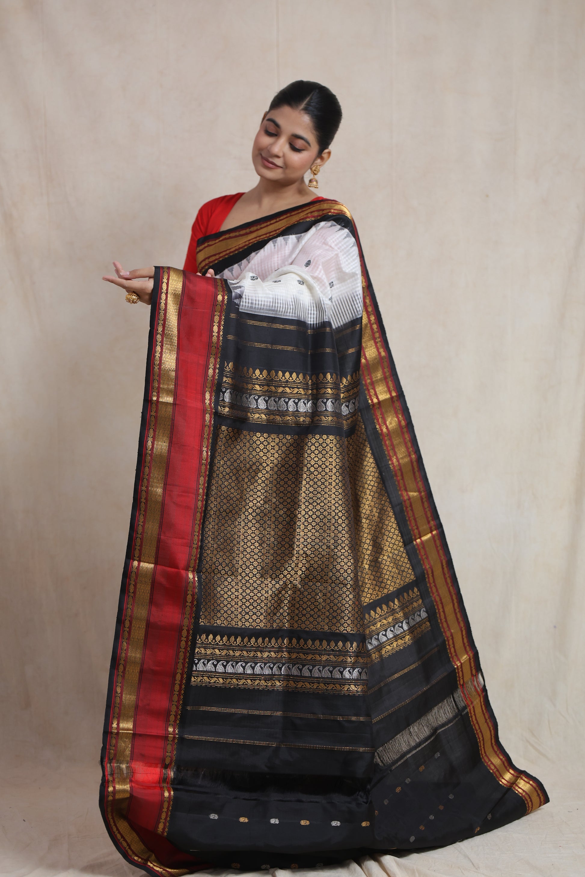Detailed festive look of handwoven Gadwal silk saree