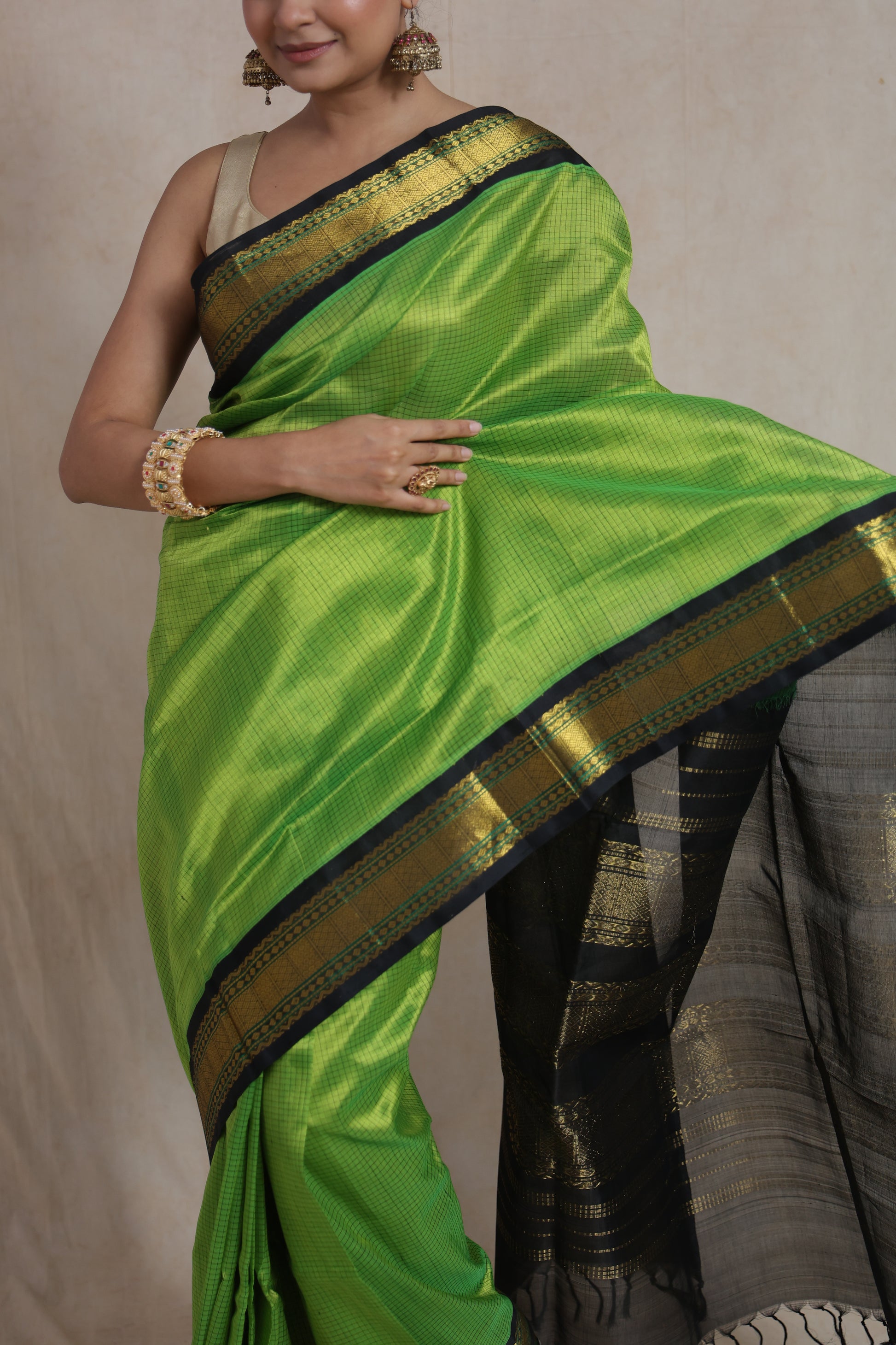 Detailed texture of green Maheshwari silk cotton fabric