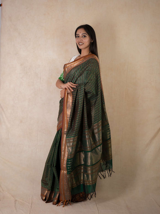 HANDWOVEN BLACK & GREEN DUAL TONE KANCHIPURAM SILK BY COTTON SAREE WITH 88 CM BLOUSE PIECE