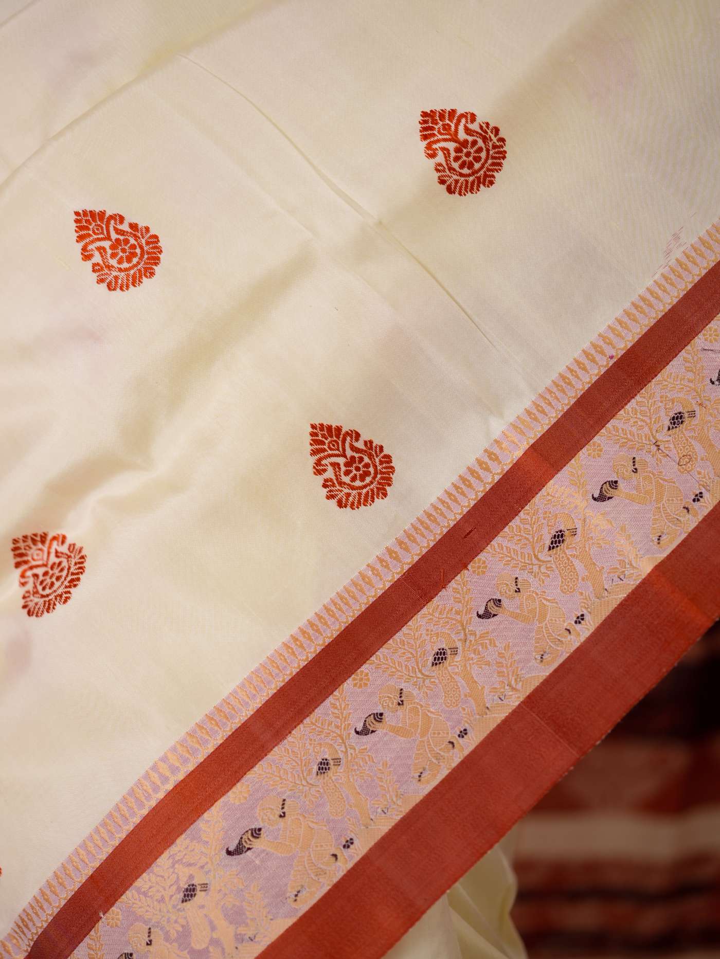 HANDWOVEN CREAM COLOUR GOROD SILK SAREE