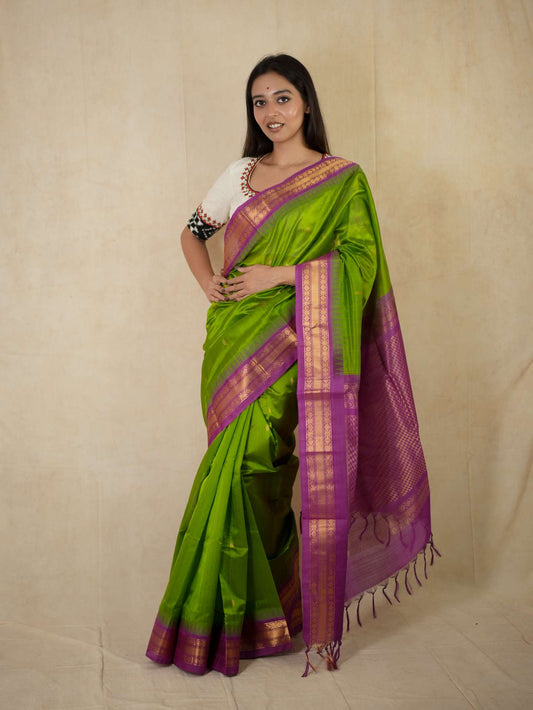 HANDWOVEN GREEN COLOR KANCHIPURAM SILK BY COTTON SAREE WITH 79 CM BLOUSE PIECE