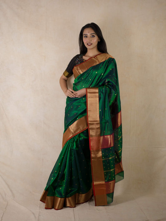 HANDWOVEN GREEN COLOUR CHANDERI SILK SAREE WITH 1 M BLOUSE PIECE