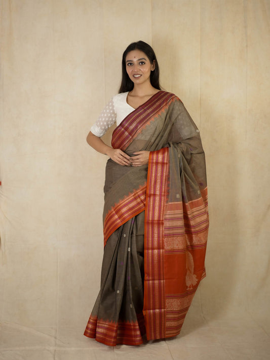 HANDWOVEN GREY COLOR KANCHIPURAM COTTON SILK SAREE WITH 68 CM BLOUSE PIECE
