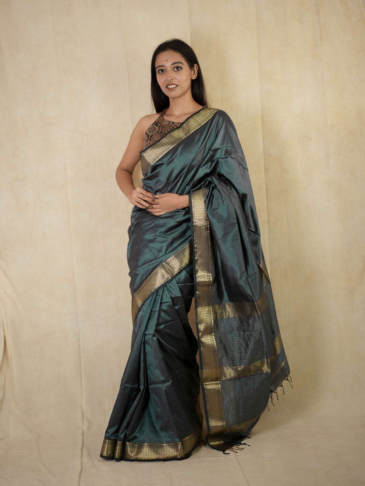HANDWOVEN GREY COLOUR MAHESWARI SILK SAREE WITH 81 CM BLOUSE PIECE