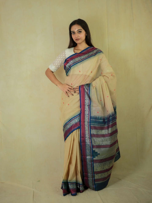 HANDWOVEN LIGHT BEIGE COLOR KANCHIPURAM COTTON SILK SAREE WITH 70 CM BLOUSE PIECE