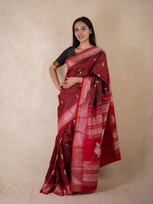 HANDWOVEN RED & MAROON DUAL TONE KANJEEVARAM SILK SAREE WITH 81 CM BLOUSE PIECE