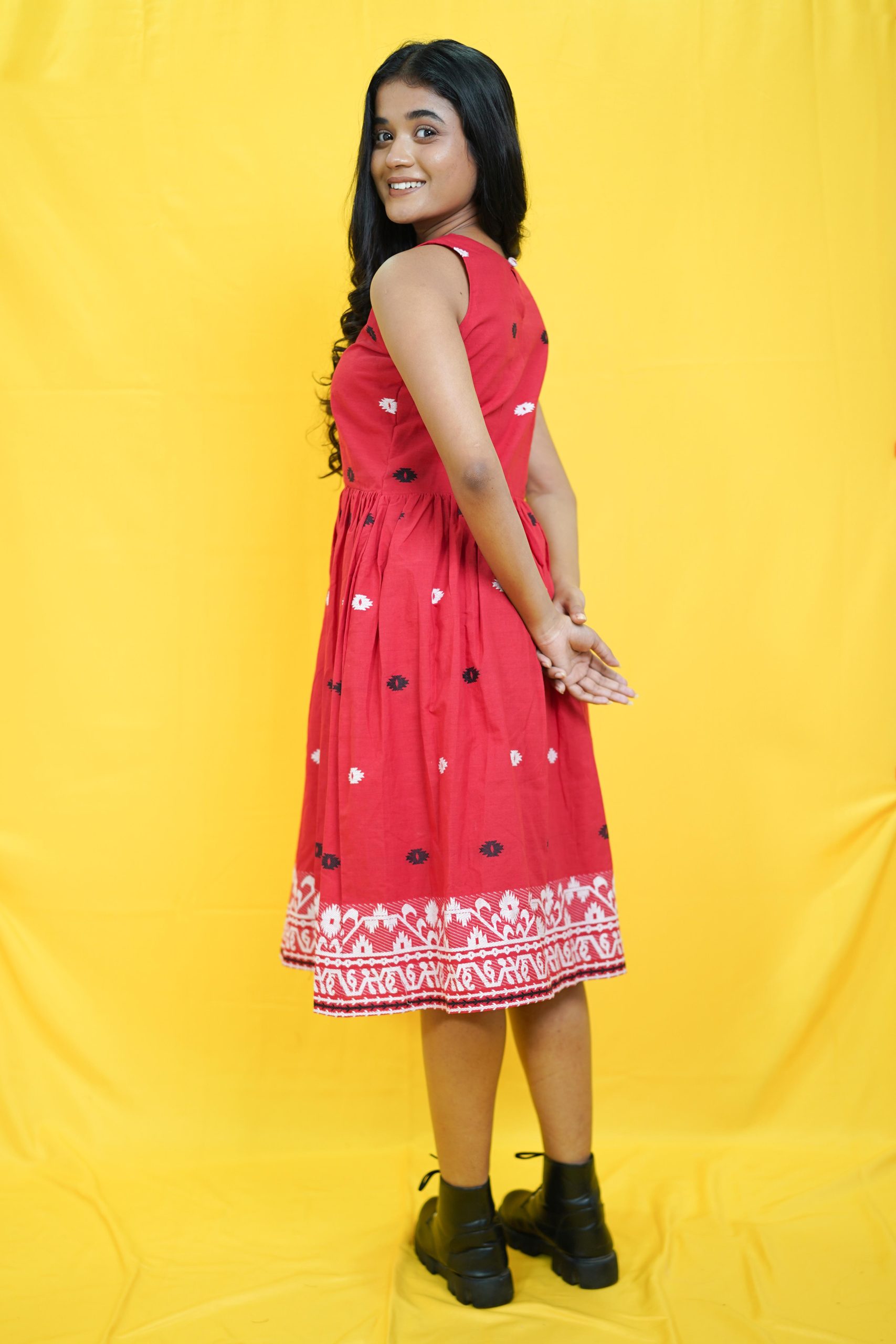 Joyee Kolkata ABHAA variable product with diverse features, showcasing different styles and options in a vibrant, detailed display.