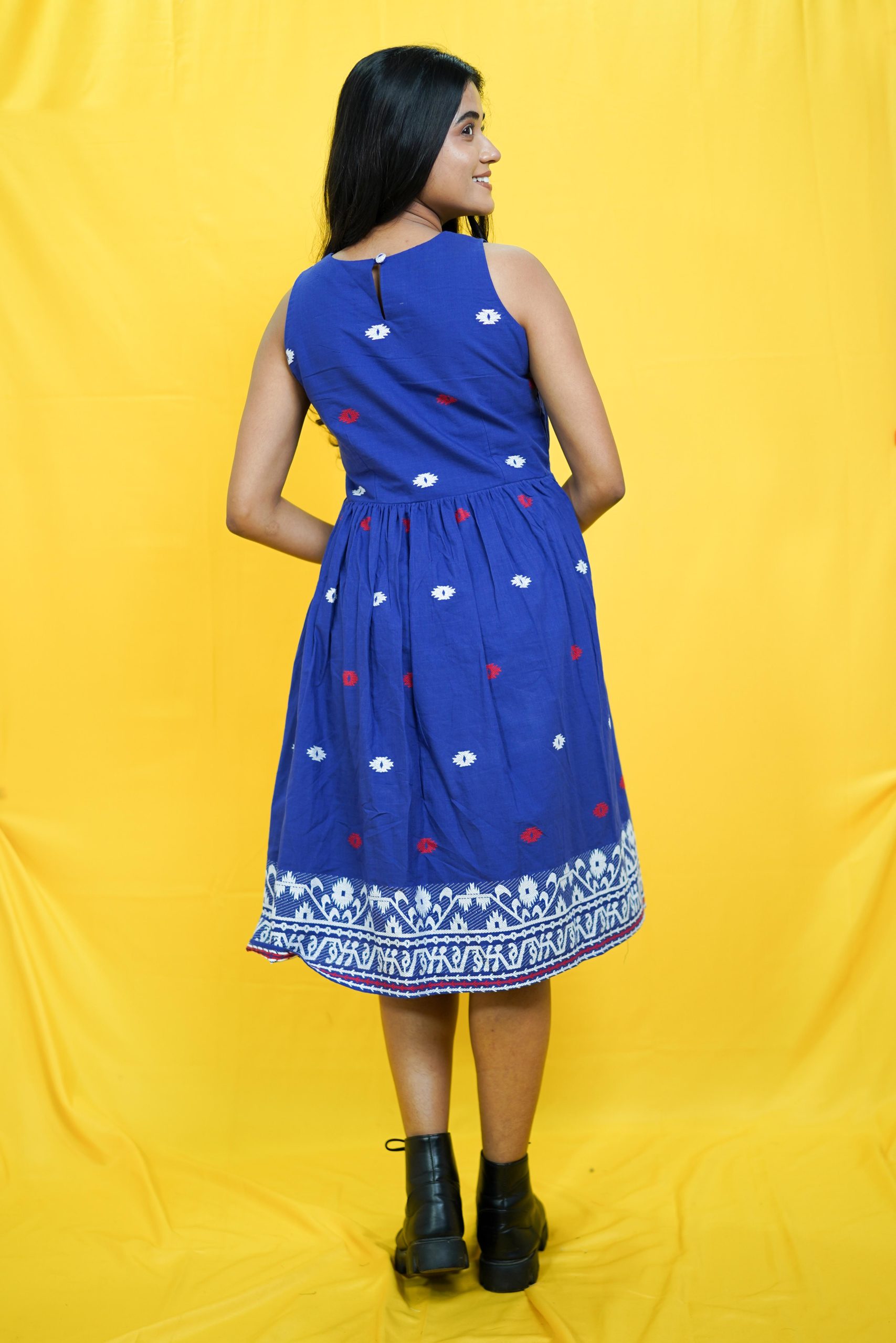 Joyee Kolkata ABHAA variable product with multiple color options and different styles displayed on a white background.