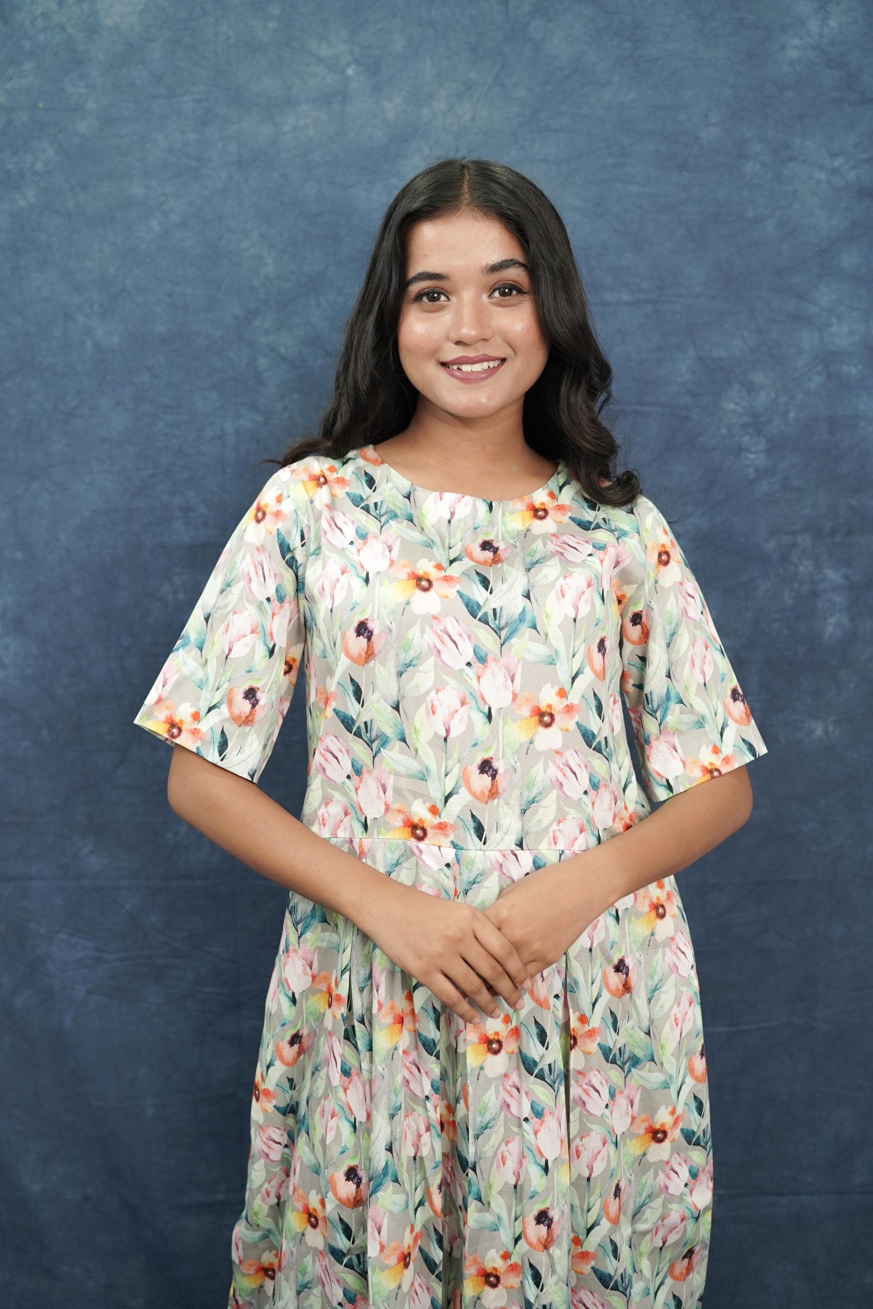 Joyee Kolkata Abhinya variable product featuring colorful designs and intricate patterns on fabric.