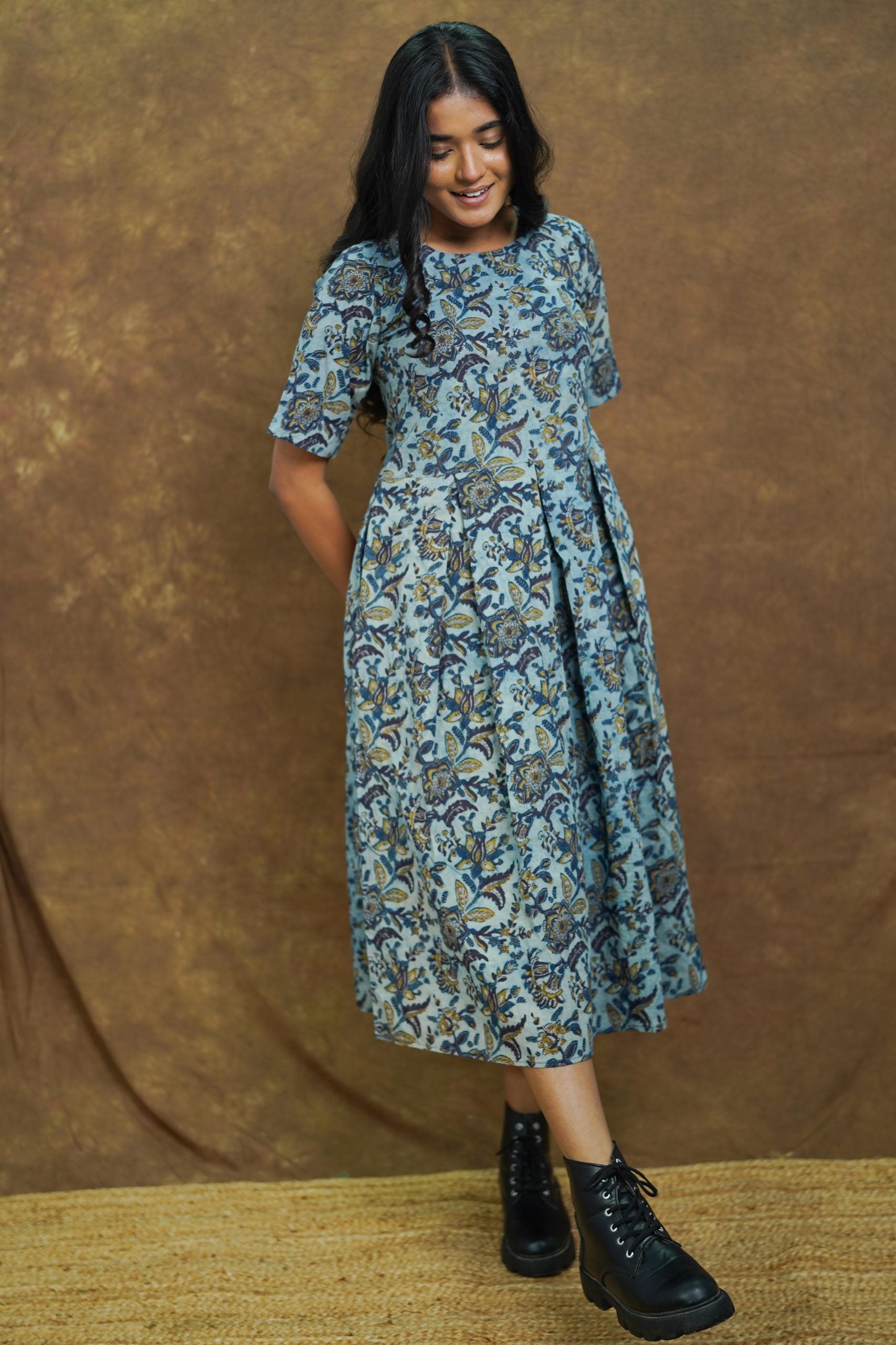 Colorful AVANI variable product by Joyee Kolkata showcasing vibrant design and craftsmanship.