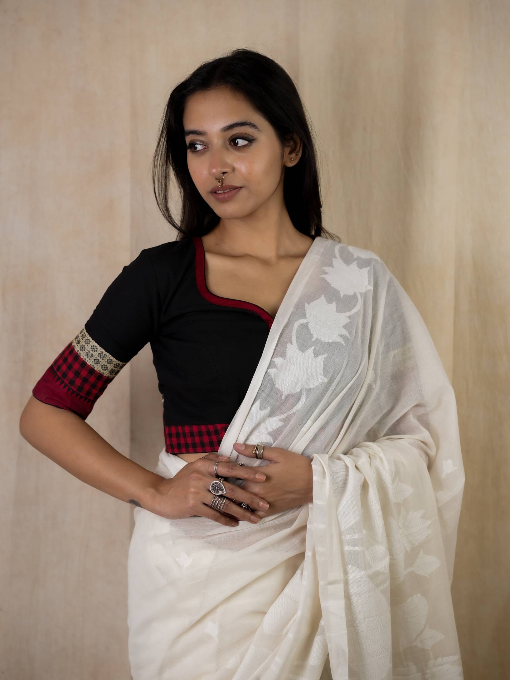 Joyee Kolkata BAHAAR variable product with colorful fabric and traditional design, shown in a close-up view.