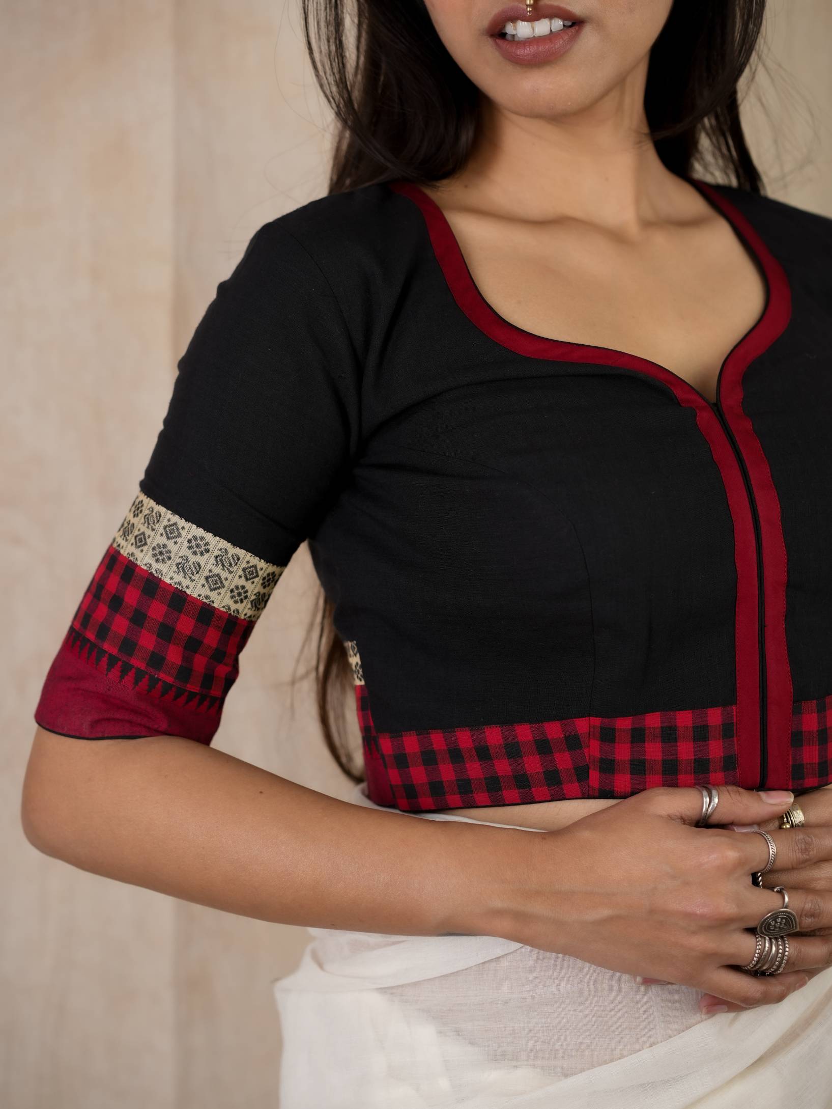 Joyee Kolkata BAHAAR variable product featuring intricate design and vibrant colors, showcasing detailed craftsmanship.
