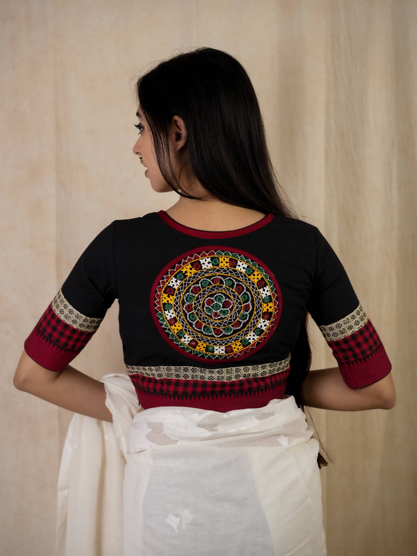 Joyee Kolkata BAHAAR variable product with colorful, intricate design showcasing traditional craftsmanship and vibrant details.