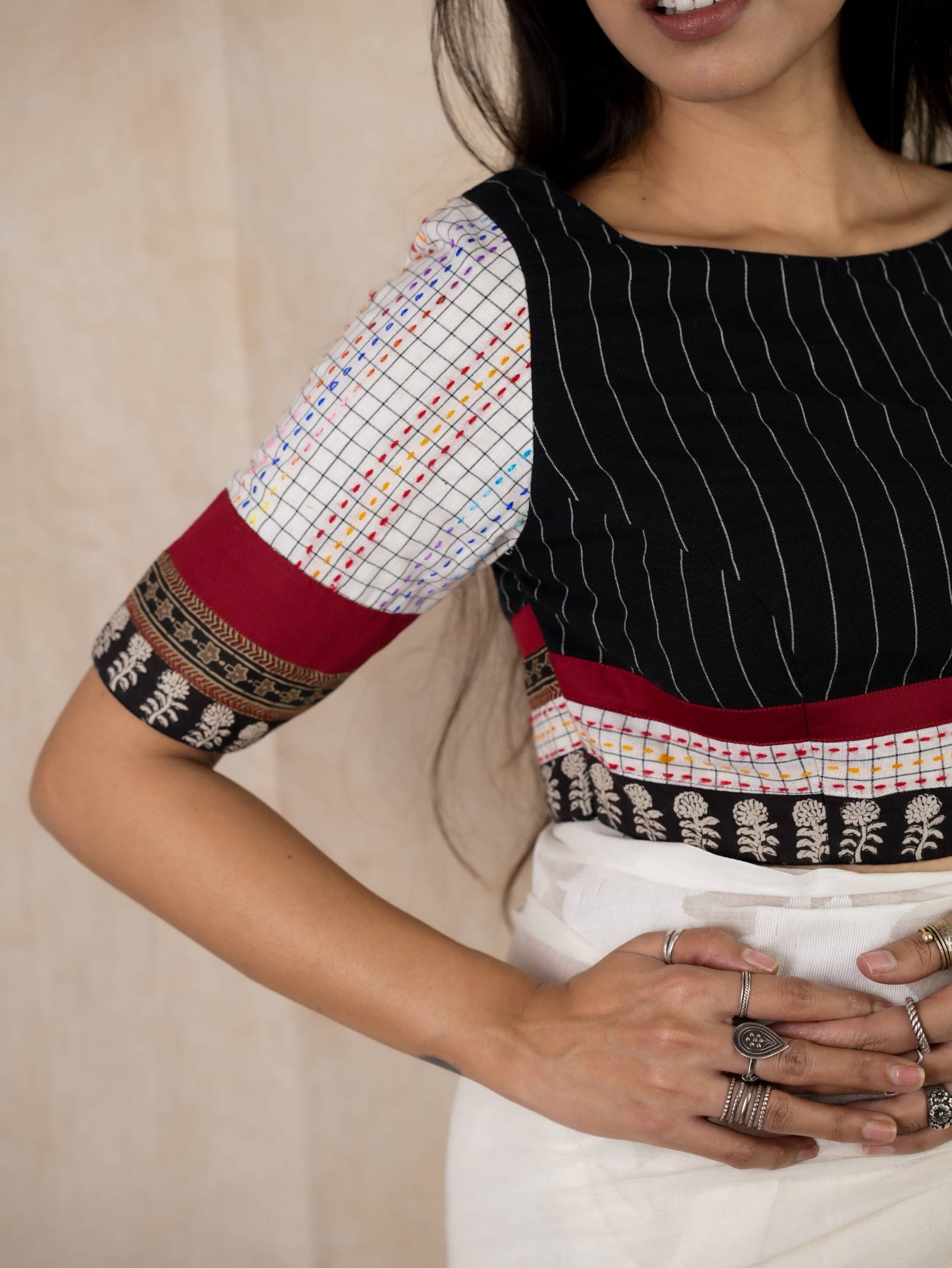 Joyee Kolkata BAHAAR variable product featuring intricate design and vibrant colors, showcasing craftsmanship and detailed patterns.