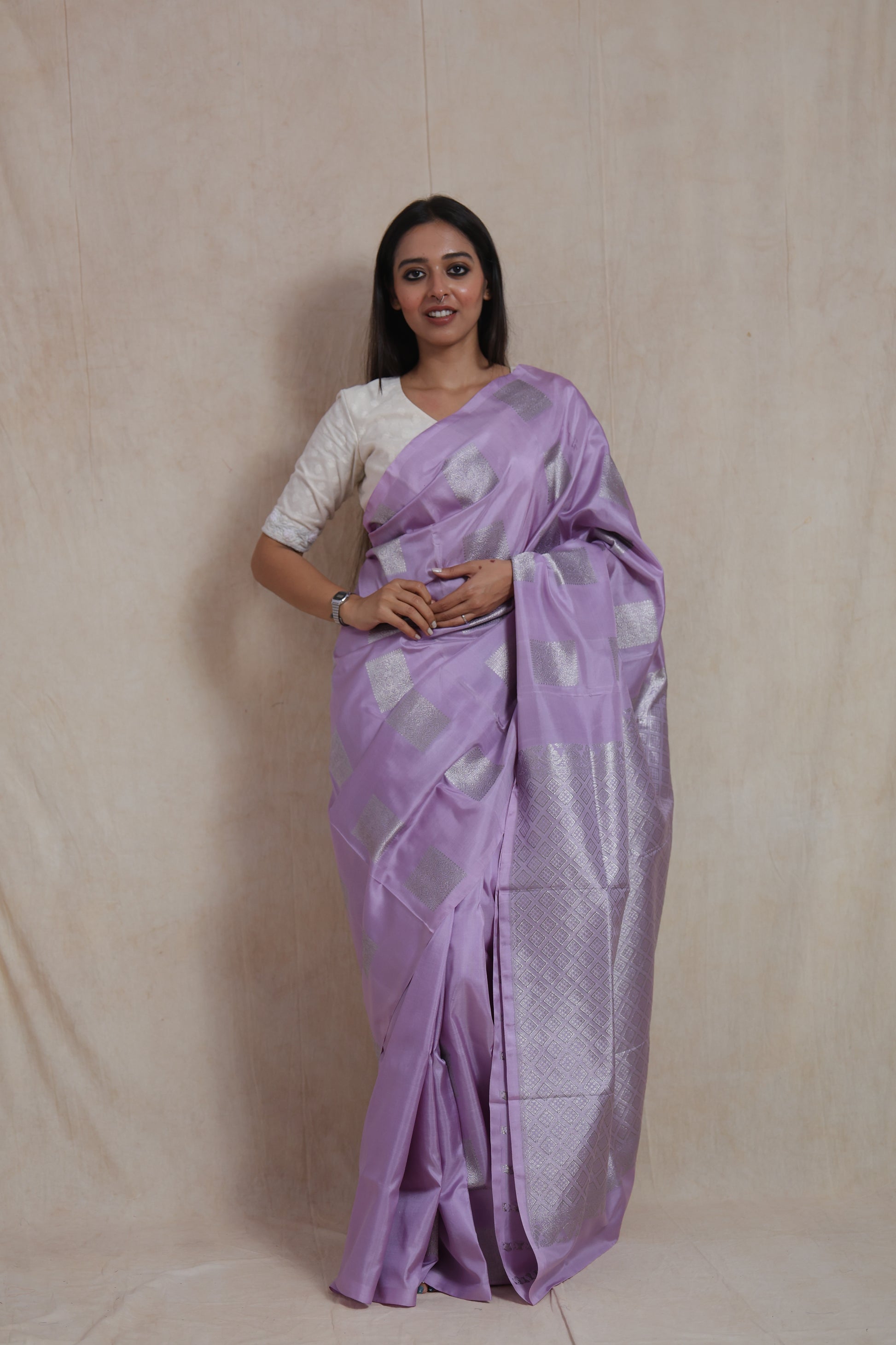 Front view of lavender Venkatgiri silk saree on model