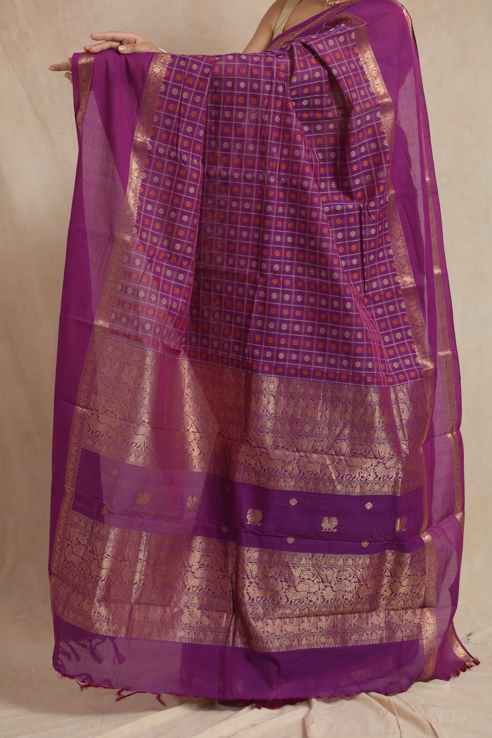 Detailed pallu design of purple Kanchipuram cotton saree
