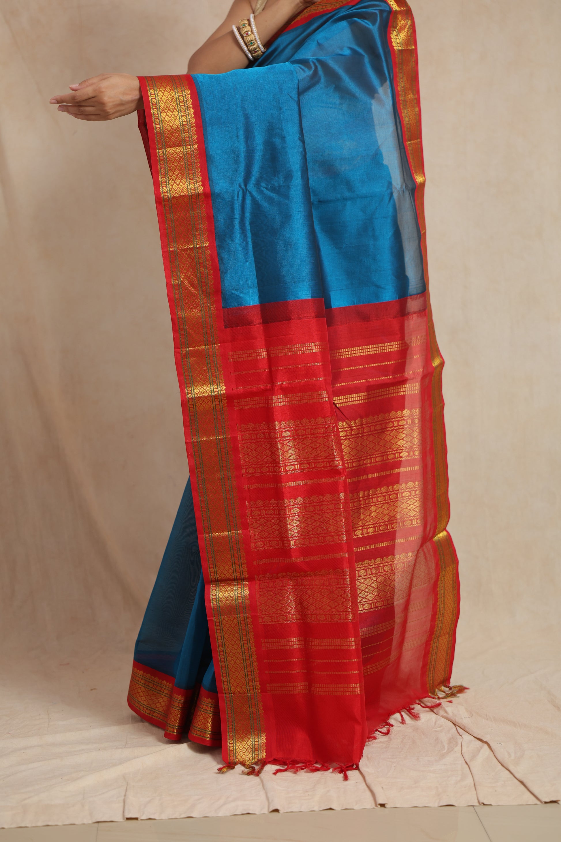 Detailed pallu view of royal blue Kanchipuram Sico saree with traditional zari weaving