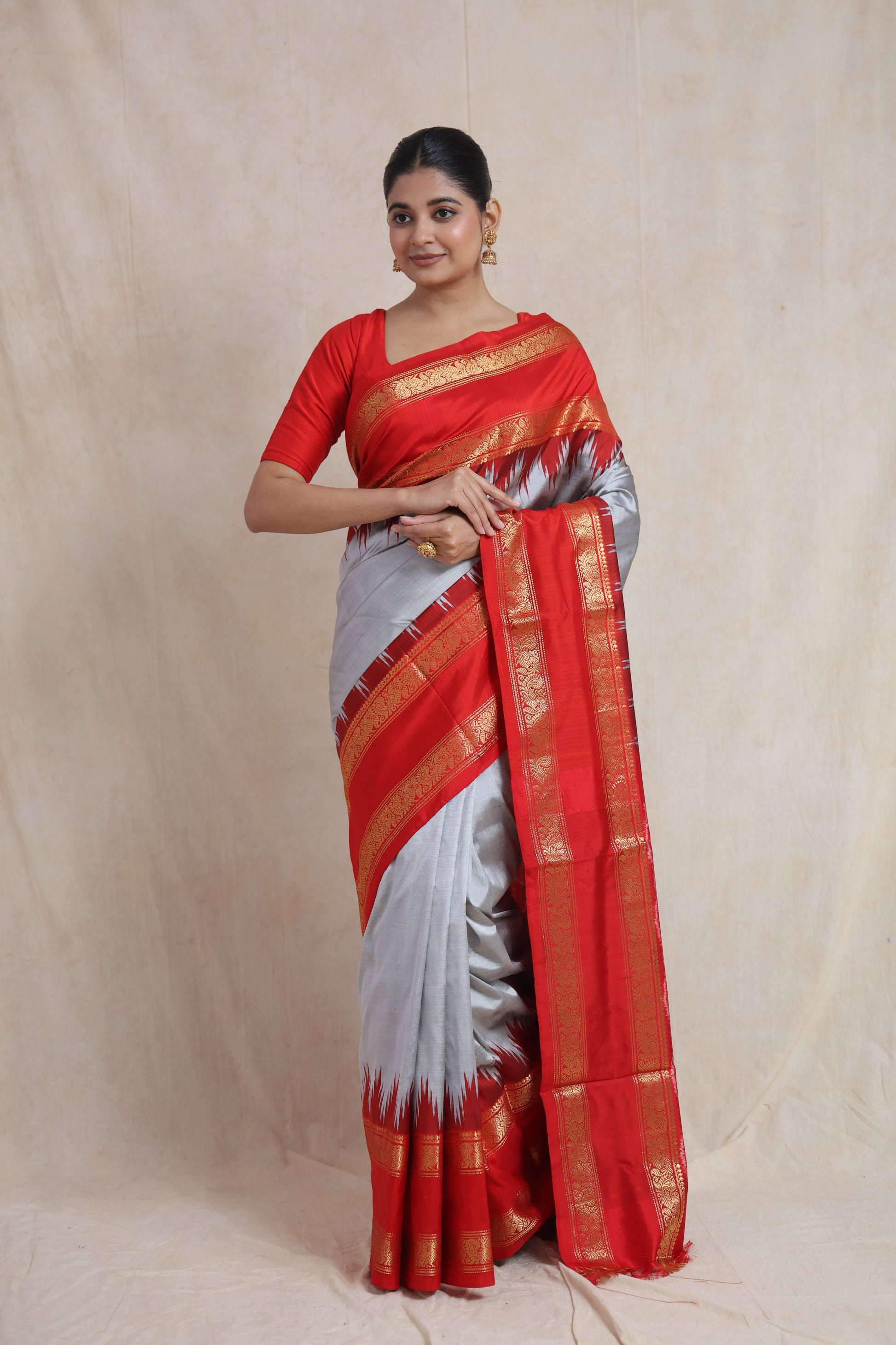 Full front look of elegant silver grey Pochampally silk saree