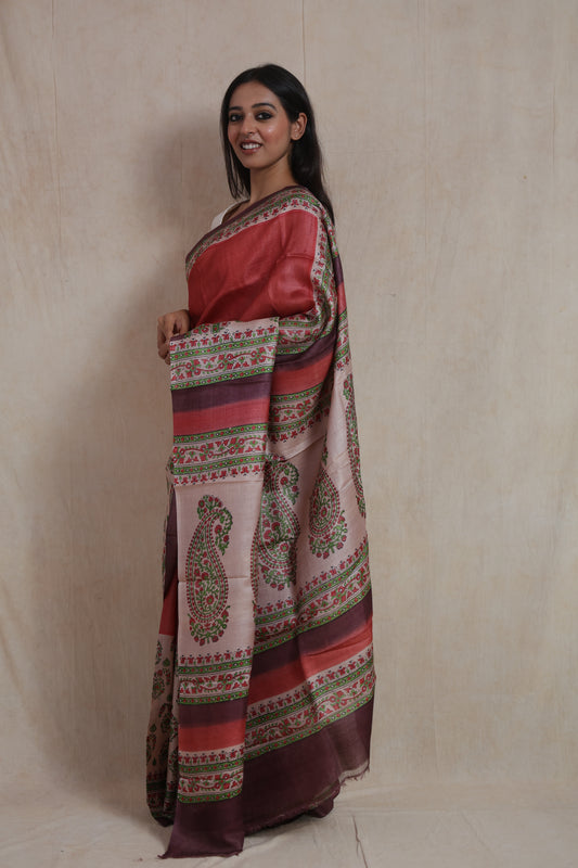 Side profile of elegant Tussar print saree with printed pallu