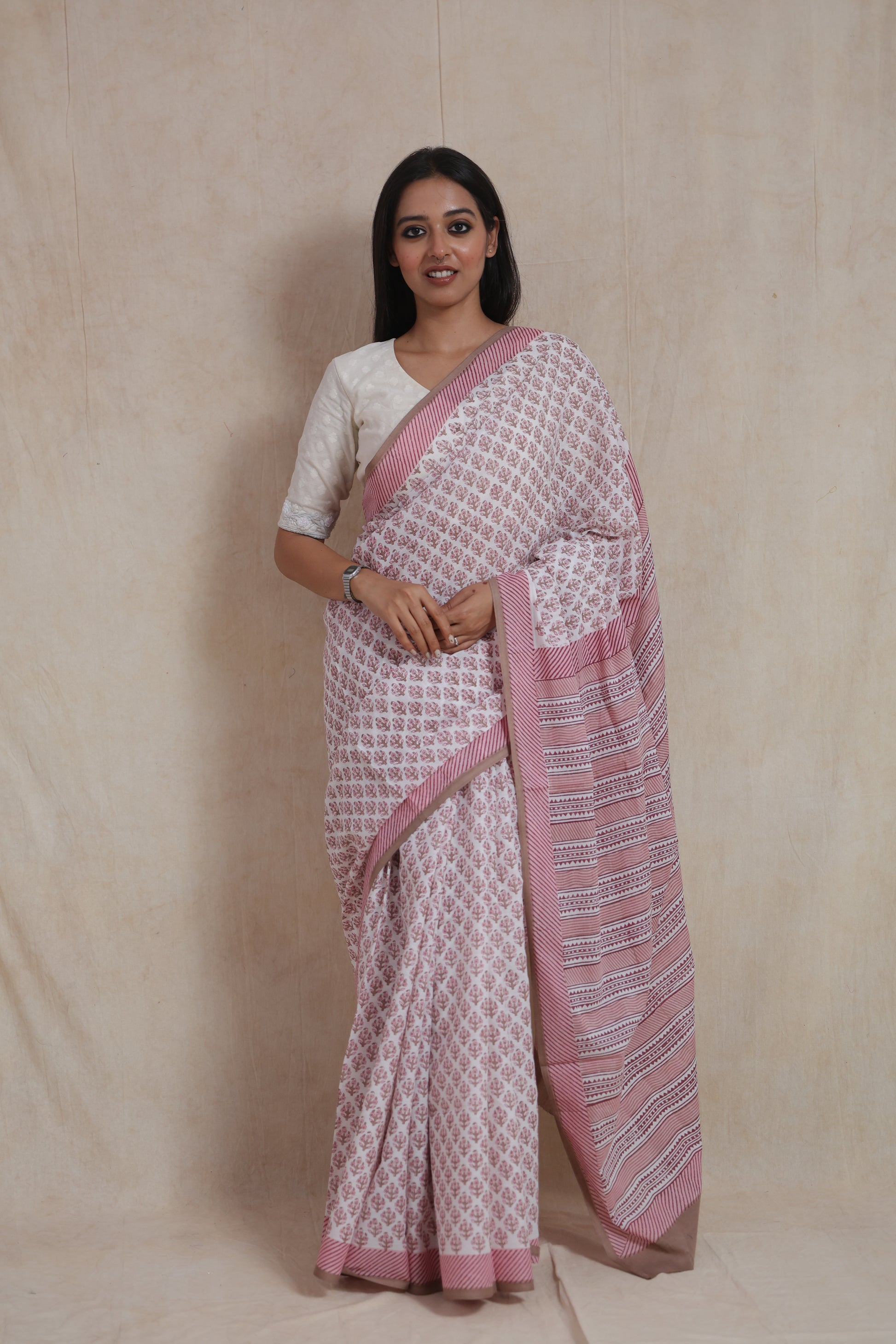 Full look of white and pink Sanghnaree cotton saree with printed pallu